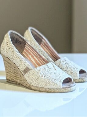 Madden Girl Tackle Espadrilles